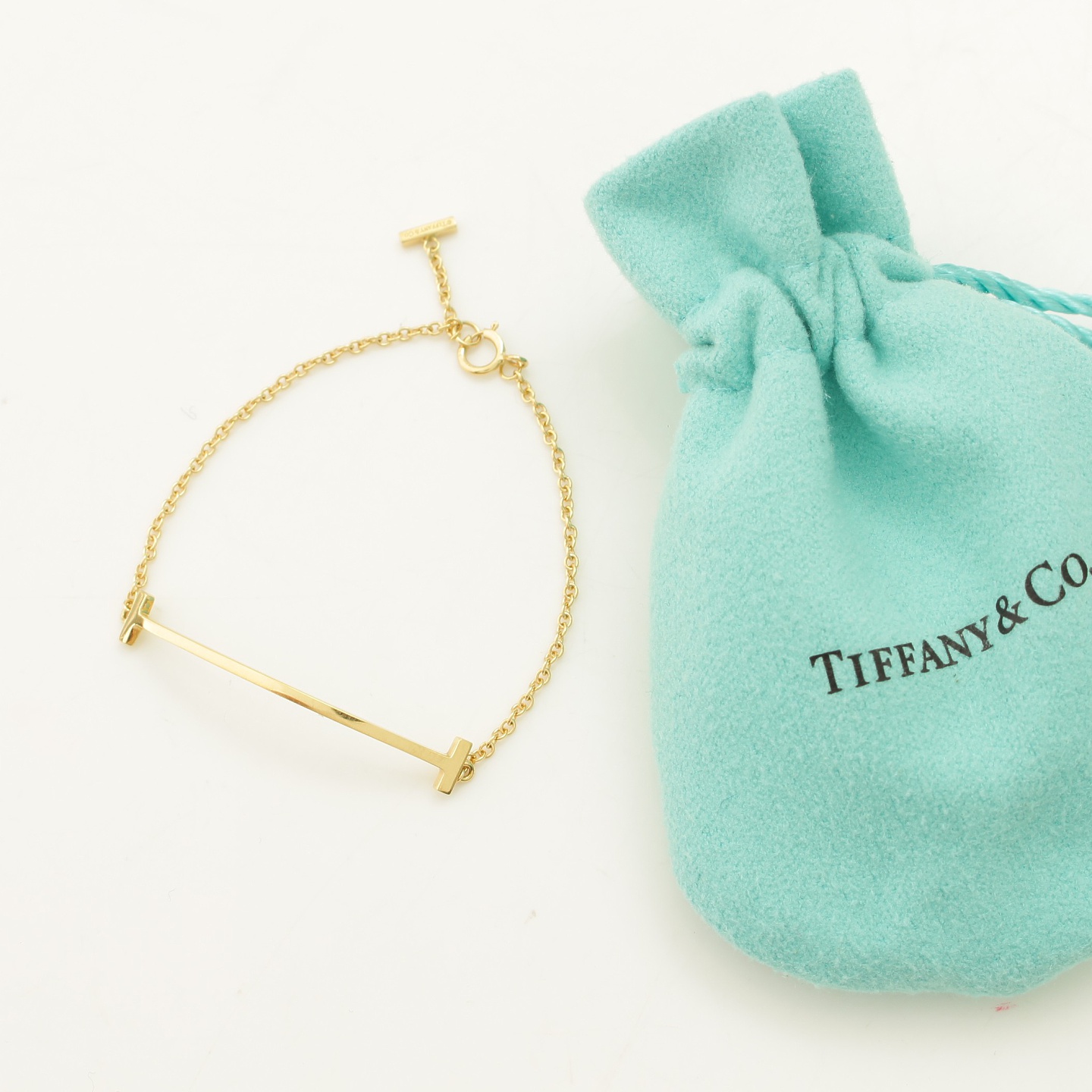 Luxury goods showcase